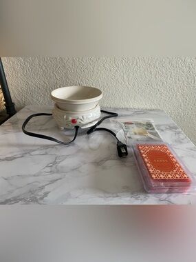Ceramic Electric Wax Warmer with bonus pack of scented wax